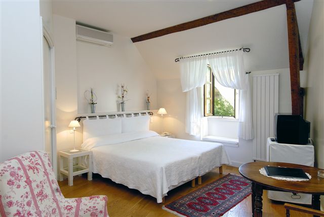 Hôtel du Vieux Pont Belcastel Aveyron