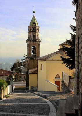 Vue de Vitulano en Italie, jumelé avec Belcastel